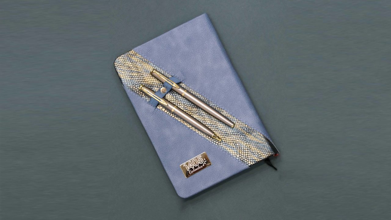 سررسید 1405 رقعی چرم دو تکه روآن